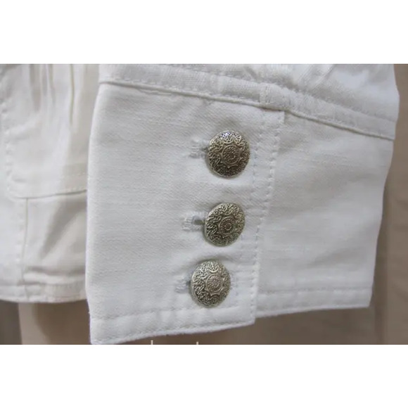NWT-Denim & Co Large White Three Button Stretch Denim Blazer with Silver Buttons - Picture 4 of 11